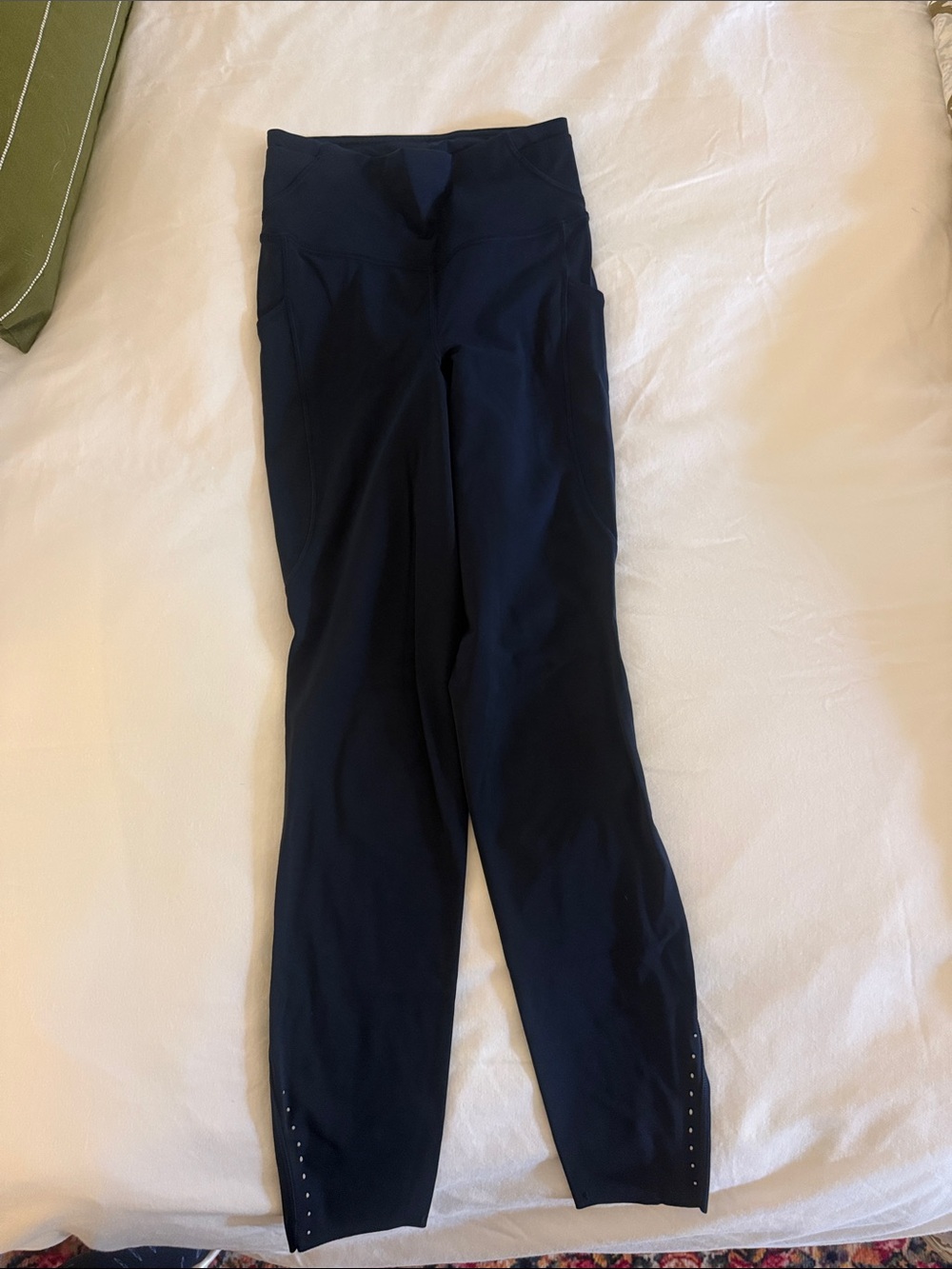 Lululemon align leggings, never worn - Picture 3 of 3